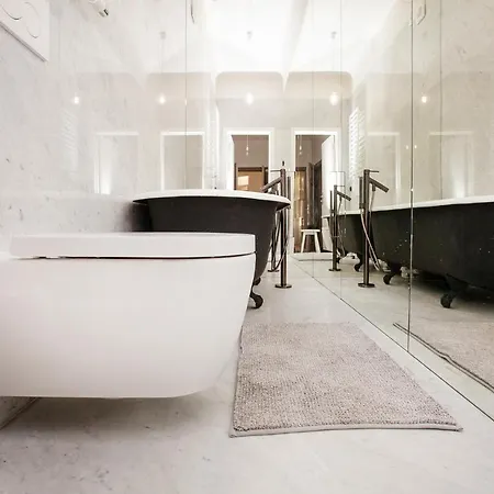 Ascetic Skolas Street Apartment
