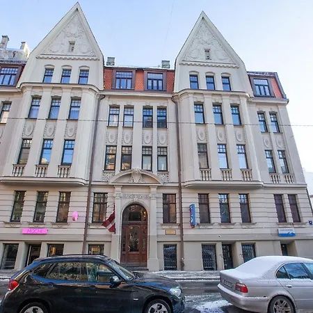Apartment Ascetic Skolas Street